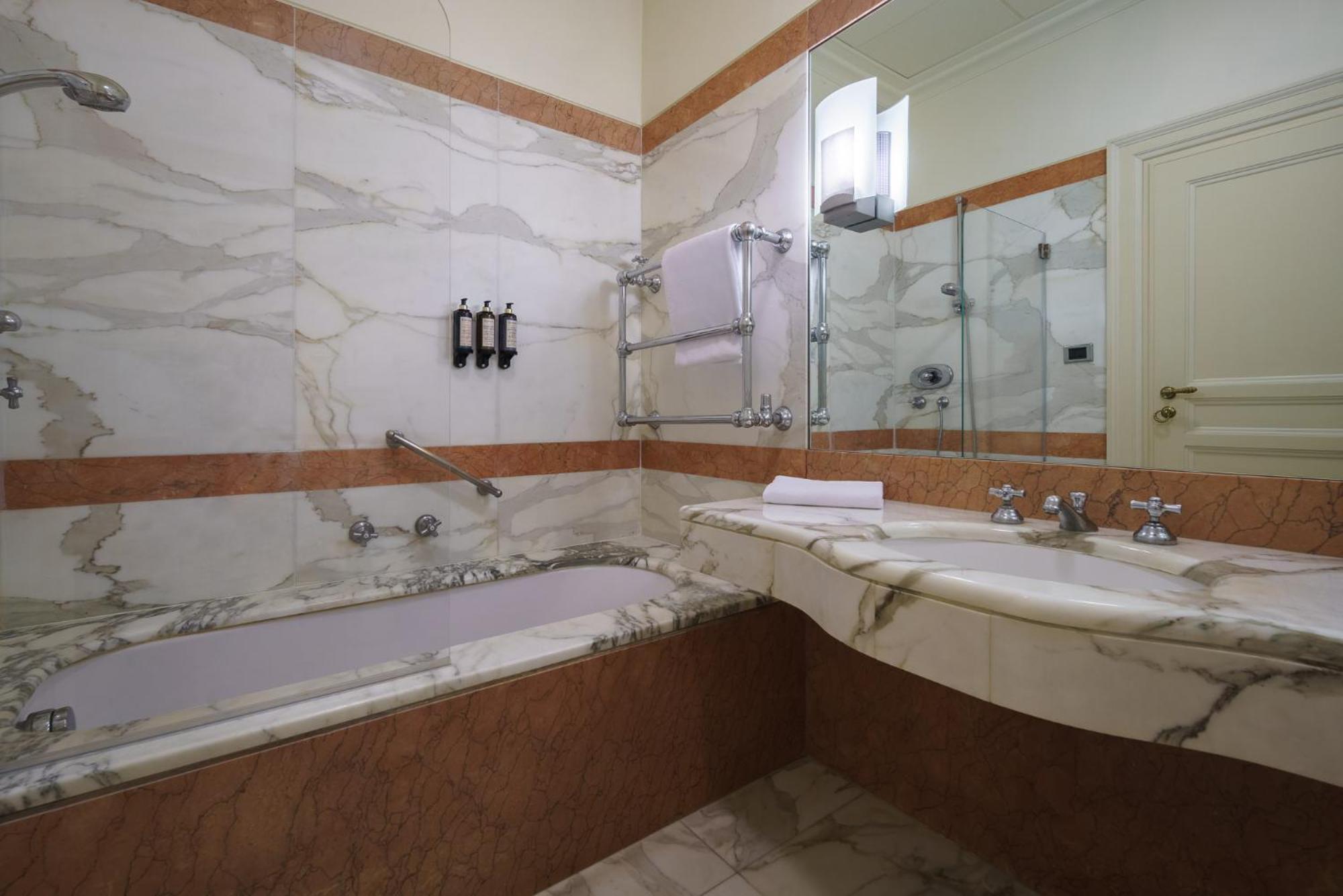 Eurostars Excelsior Hotel Neapel