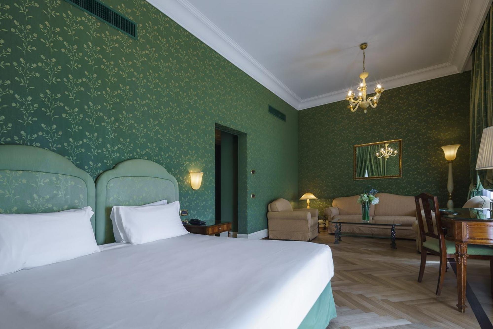 Hotel Eurostars Excelsior Neapel