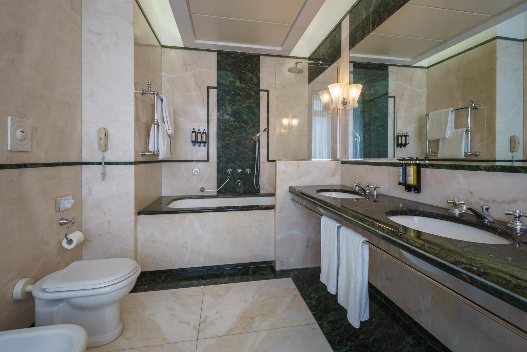 Eurostars Excelsior Hotel 4*