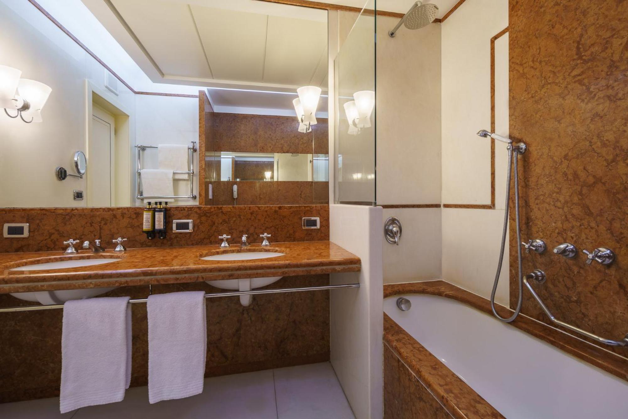 Eurostars Excelsior 4* Napoli